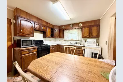 110 Meadow Lane, Greentown, PA 18426 - Photo 9