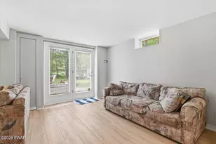 128 Cherry Point Cir, Canadensis, PA 18325 - Photo 17