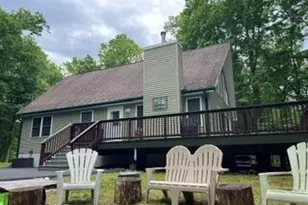 105 Doe Ct, Hawley, PA 18428 - Photo 3