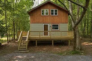 139 Lakeview Cir, Hawley, PA 18428 - Photo 1