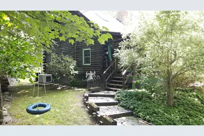 813 W Spur Court, Lords Valley, PA 18428 - Photo 3