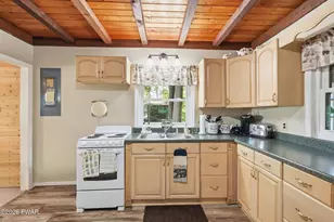 101 Ivywood Ln, Paupack, PA 18451 - Photo 15