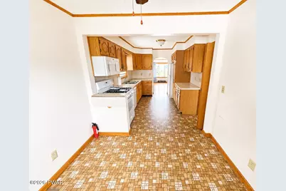 306 Avenue O, Matamoras, PA 18336 - Photo 9