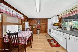 164 E Sterling Rd, Newfoundland, PA 18445 - Photo 7