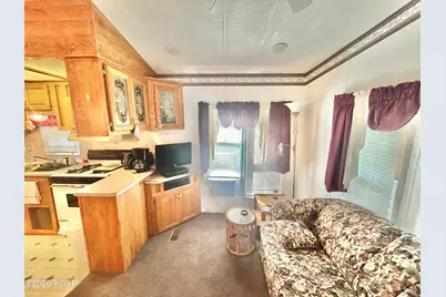 269 Village Drive E, Milford, PA 18337 - Photo 9