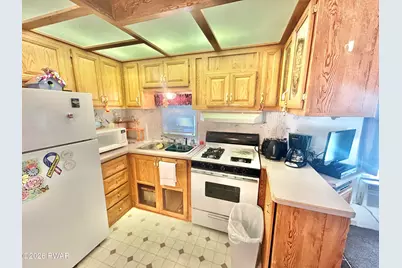 269 Village Drive E, Milford, PA 18337 - Photo 13