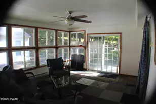 102 Redstart Ct, Hawley, PA 18428 - Photo 7