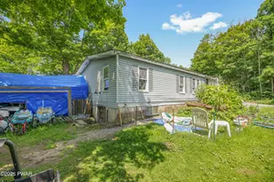 206 Old Schoolhouse Rd, Greentown, PA 18426 - Photo 5