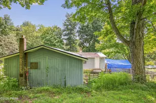 206 Old Schoolhouse Rd, Greentown, PA 18426 - Photo 9