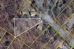 17 Wildwood Ct W, Lake Ariel, PA 18436 - Photo 1