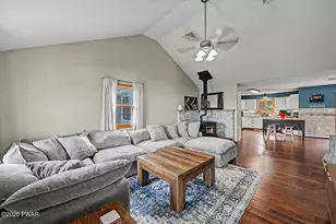 449 Huckleberry Rd, Newfoundland, PA 18445 - Photo 13