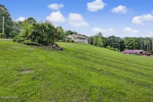 449 Huckleberry Rd, Newfoundland, PA 18445 - Photo 3