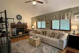 140 Hillside Dr, Lords Valley, PA 18428 - Photo 5