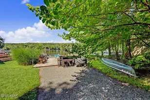 552 Lakeview Dr E, Lake Ariel, PA 18436 - Photo 11