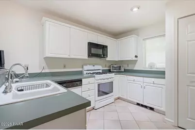 126 Winterberry Drive, Milford, PA 18337 - Photo 13