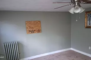 22 Rock St, Carbondale, PA 18407 - Photo 17