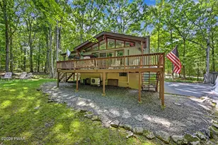 198 Upper Lakeview Dr, Hawley, PA 18428 - Photo 1