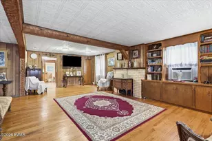 205 Maple Ave, Hawley, PA 18428 - Photo 15