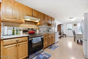 205 Maple Ave, Hawley, PA 18428 - Photo 27