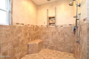 117 Alfred Dr, Greentown, PA 18426 - Photo 15