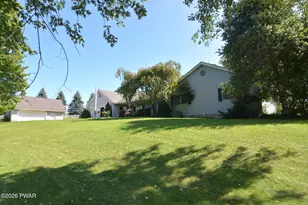 117 Alfred Dr, Greentown, PA 18426 - Photo 3