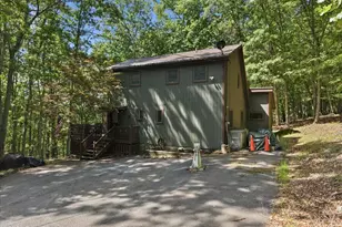 677 Clubhouse Dr, East Stroudsburg, PA 18302 - Photo 11