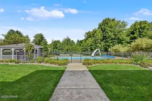203 Azalea Dr, Mayfield, PA 18433 - Photo 5