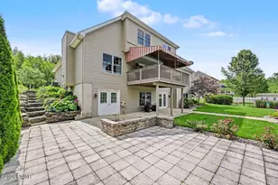203 Azalea Dr, Mayfield, PA 18433 - Photo 9