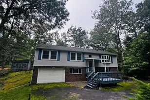223 Maple Ridge Dr, Lords Valley, PA 18428 - Photo 3