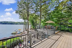 2043 Roamingwood Rd, Lake Ariel, PA 18436 - Photo 9