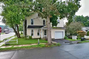 211 Avenue L, Matamoras, PA 18336 - Photo 1