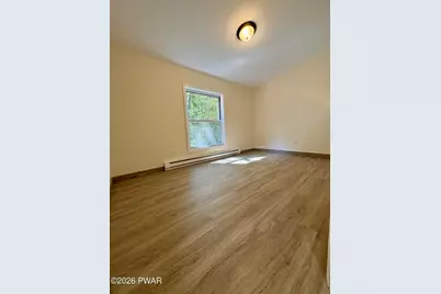 1073 Deer Run E, Bushkill, PA 18324 - Photo 19