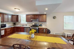 101 Grove St, Lackawaxen, PA 18435 - Photo 13