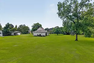 1042 Delaware Dr, Matamoras, PA 18336 - Photo 55