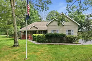 518 Gandolf Rd, Tamiment, PA 18371 - Photo 3