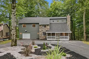 1012 Fawnhill Ct, Lake Ariel, PA 18436 - Photo 3