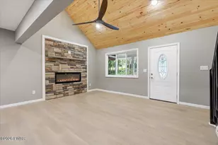 1012 Fawnhill Ct, Lake Ariel, PA 18436 - Photo 7