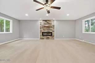 1012 Fawnhill Ct, Lake Ariel, PA 18436 - Photo 19