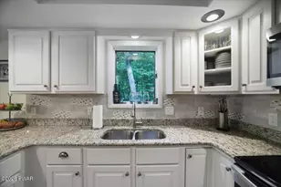 1036 Stone Crop Rd, Hawley, PA 18428 - Photo 17