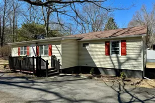 102 Keitha Ln, East Stroudsburg, PA 18302 - Photo 1
