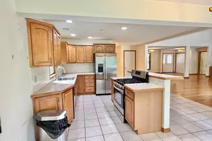 809 Maple Leaf Ct, Lords Valley, PA 18428 - Photo 9