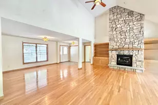 809 Maple Leaf Ct, Lords Valley, PA 18428 - Photo 7