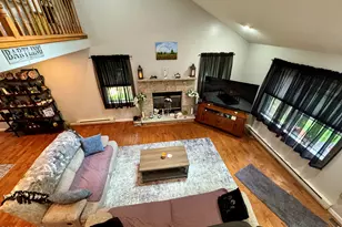 110 Stroud Ct, Dingmans Ferry, PA 18328 - Photo 3