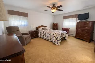 19 Marion Cir, Olyphant, PA 18447 - Photo 15