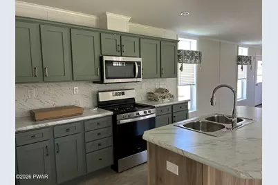 107 Middle Road, Greentown, PA 18426 - Photo 9