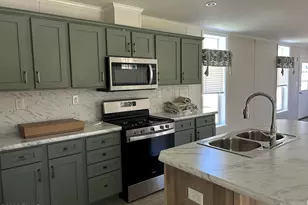 107 Middle Rd, Greentown, PA 18426 - Photo 9