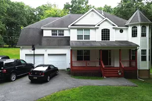 110 Plum Ln, Milford, PA 18337 - Photo 3