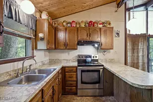 2130 Fawn Ln, Bushkill, PA 18324 - Photo 7