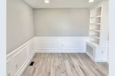208 Ave I, Matamoras, PA 18336 - Photo 13