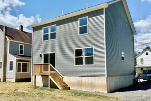 208 Avenue I, Matamoras, PA 18336 - Photo 3